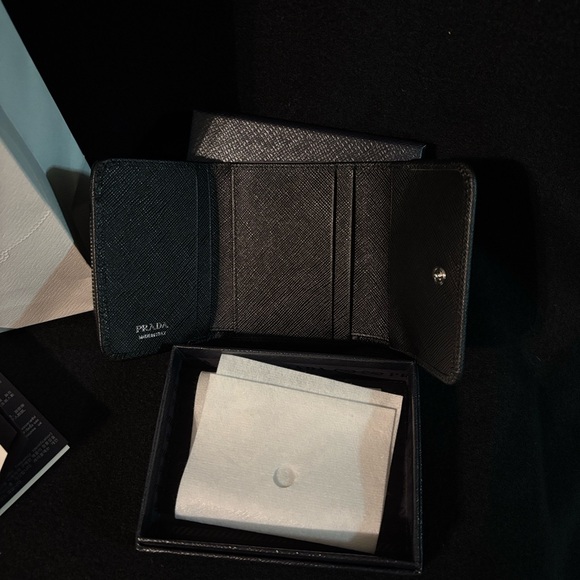Prada Black Saffiano Leather Wallet - Picture 3 of 5